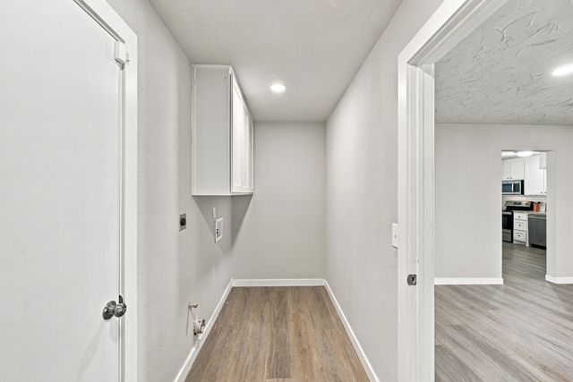 1404 Hillside Drive, Midlothian, TX 76065