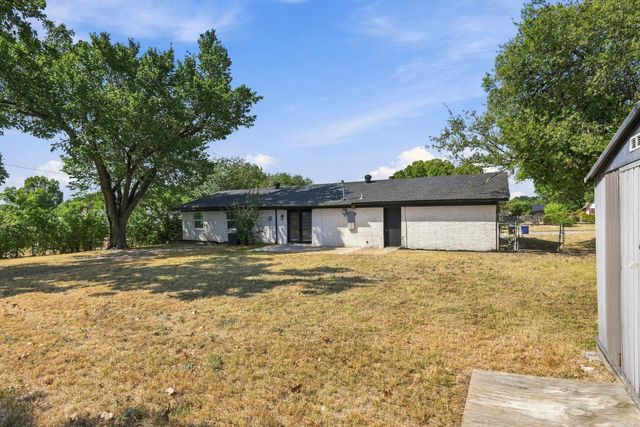 1404 Hillside Drive, Midlothian, TX 76065