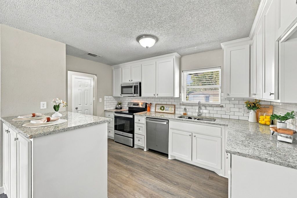 1404 Hillside Drive, Midlothian, TX 76065 — photo 4