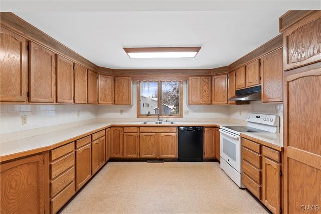 127 Savaria Drive, Geddes, NY 13209