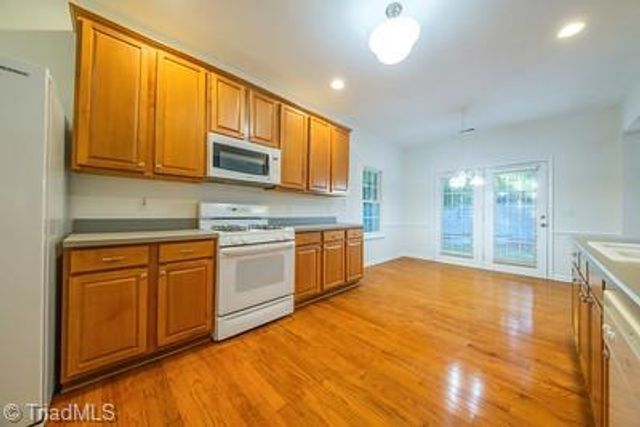 5536 Reynolda Road, Winston-salem, NC 27106