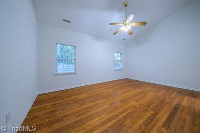5536 Reynolda Road, Winston-salem, NC 27106