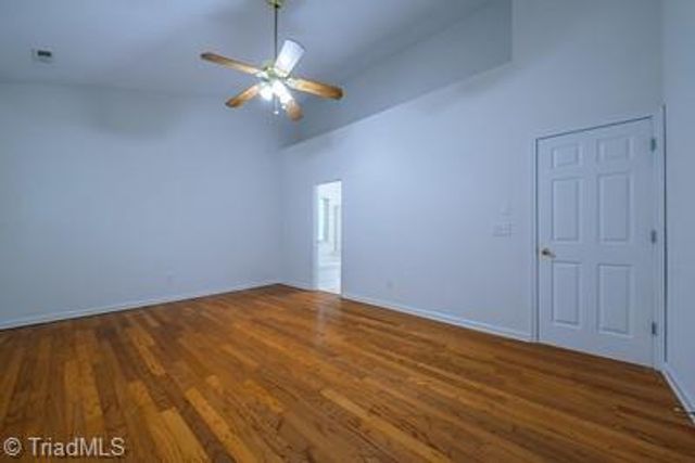 5536 Reynolda Road, Winston-salem, NC 27106