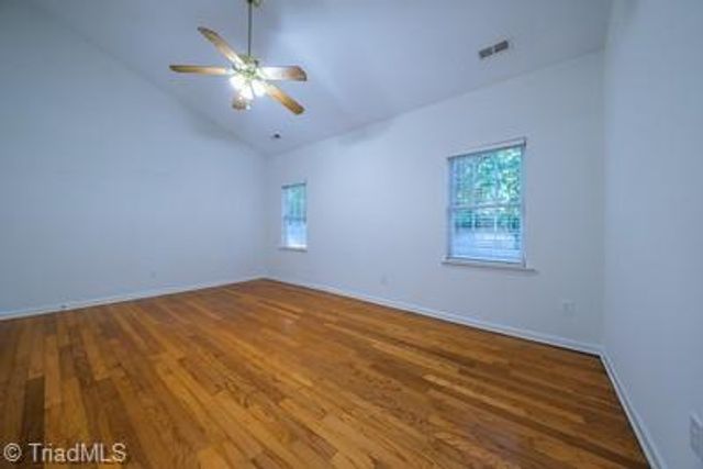5536 Reynolda Road, Winston-salem, NC 27106
