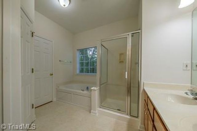 5536 Reynolda Road, Winston-salem, NC 27106