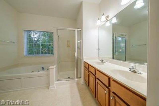 5536 Reynolda Road, Winston-salem, NC 27106