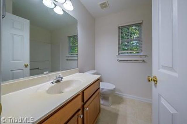 5536 Reynolda Road, Winston-salem, NC 27106