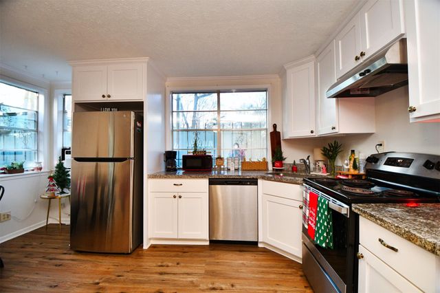 2019 N Thompson Street, Conroe, TX 77301