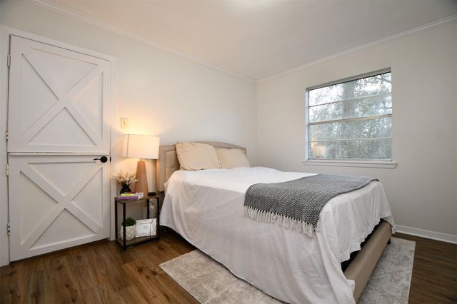 2019 N Thompson Street, Conroe, TX 77301