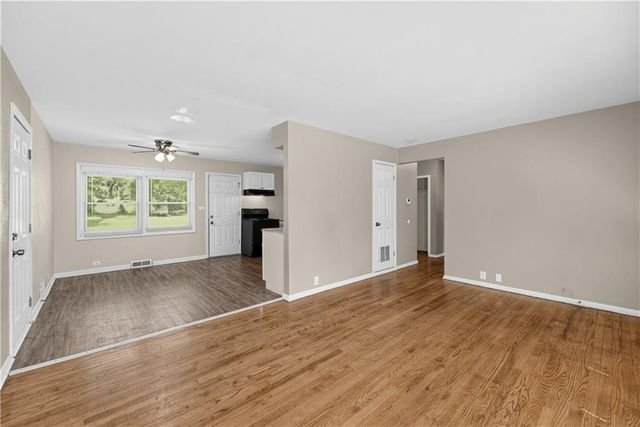 7310 Ruskin Way, Kansas City, MO 64134