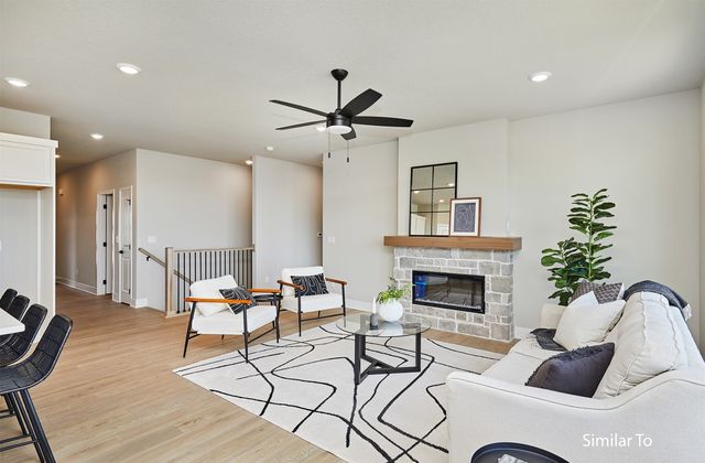 8141 Buckley Street, Johnston, IA 50131
