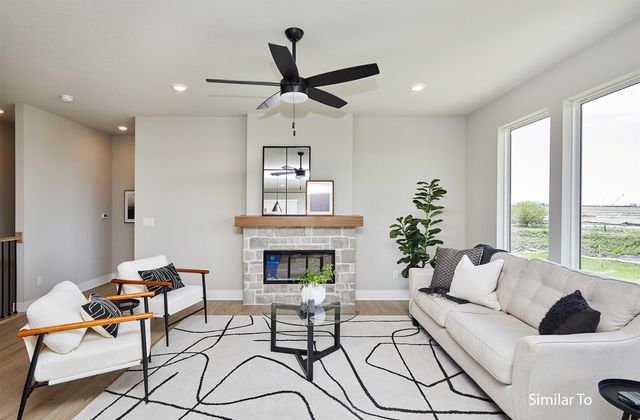 8141 Buckley Street, Johnston, IA 50131