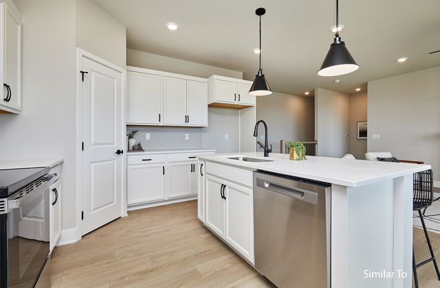 8141 Buckley Street, Johnston, IA 50131