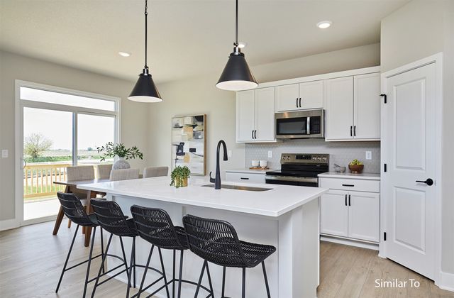 8141 Buckley Street, Johnston, IA 50131