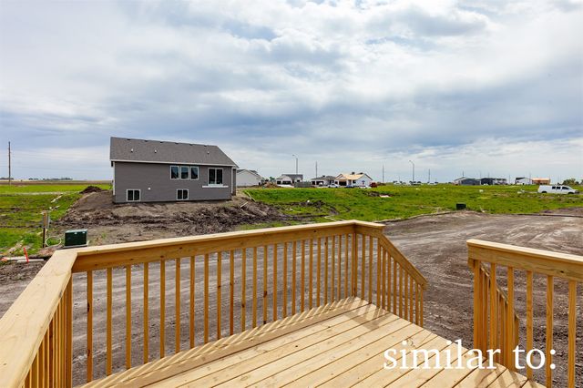 8141 Buckley Street, Johnston, IA 50131