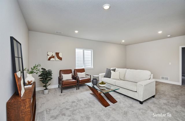 8141 Buckley Street, Johnston, IA 50131