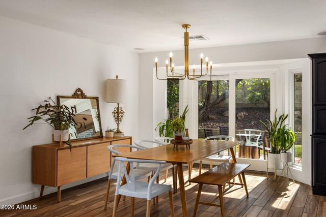 525 W WILLOW Avenue, Phoenix, AZ 85029