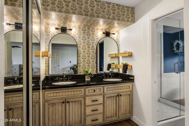 525 W WILLOW Avenue, Phoenix, AZ 85029