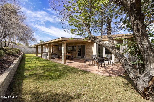 525 W WILLOW Avenue, Phoenix, AZ 85029