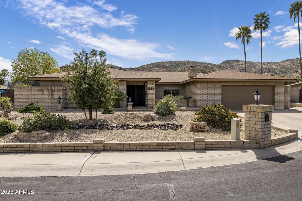 525 W WILLOW Avenue, Phoenix, AZ 85029