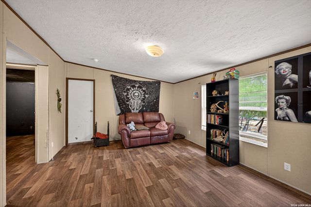 106 County Road 2672, Devine, TX 78016