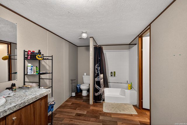 106 County Road 2672, Devine, TX 78016