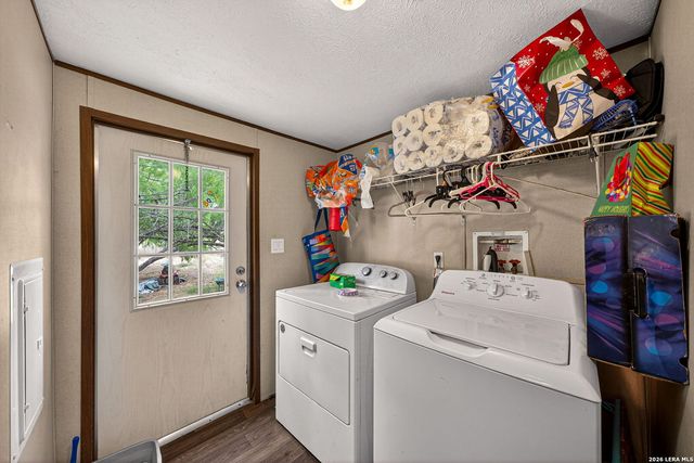 106 County Road 2672, Devine, TX 78016
