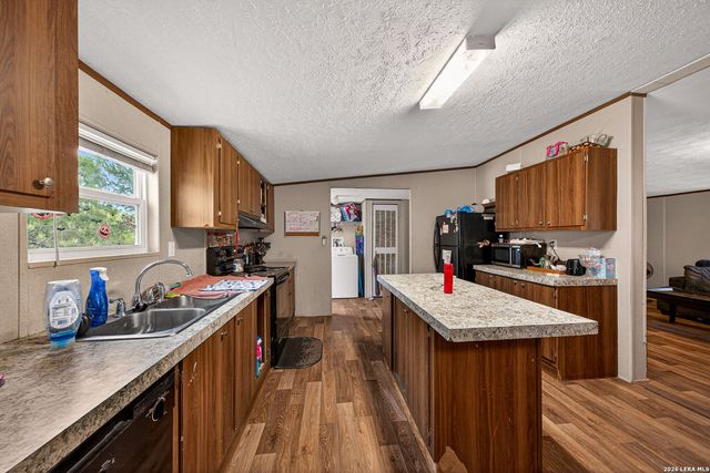 106 County Road 2672, Devine, TX 78016