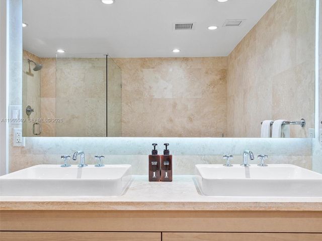 102 24th St 1119, Miami Beach, FL 33139