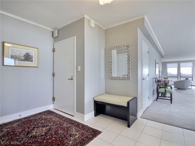 1 Bratenahl Place 1009, Bratenahl, OH 44108