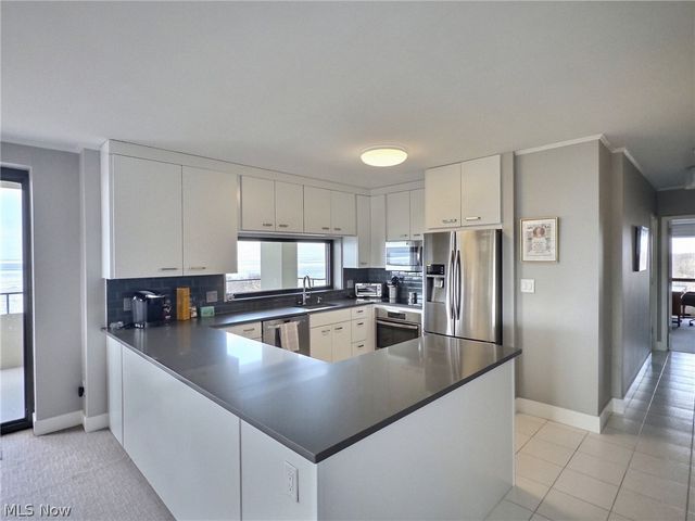 1 Bratenahl Place 1009, Bratenahl, OH 44108