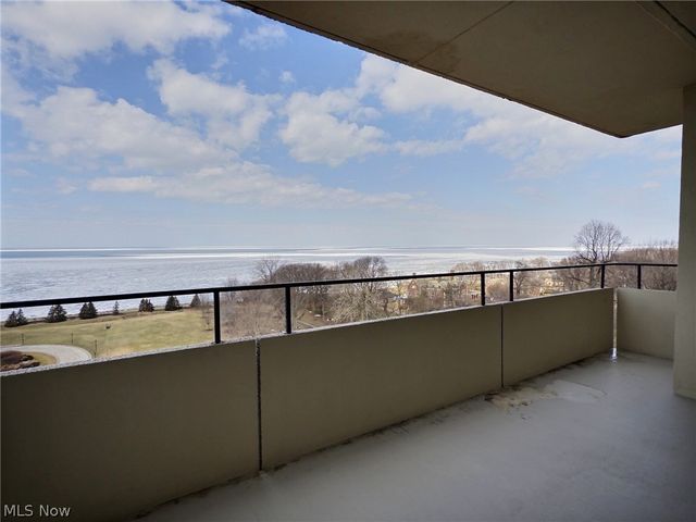 1 Bratenahl Place 1009, Bratenahl, OH 44108