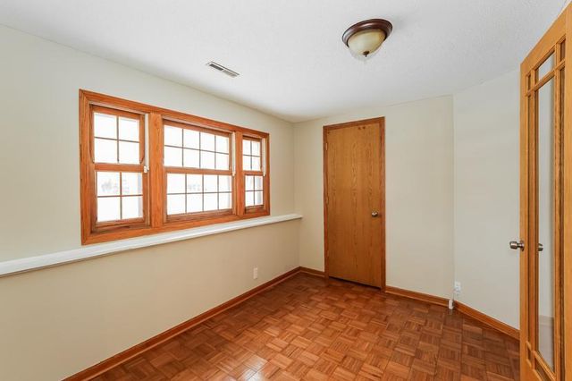 1509 80th Avenue N, Brooklyn Park, MN 55444