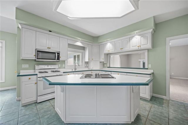 1793 Templeton LN, Virginia Beach, VA 23454