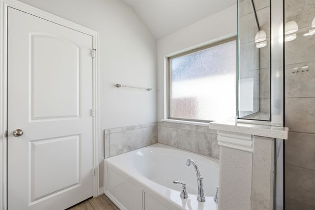 6204 Thunderwing Drive, Fort Worth, TX 76179