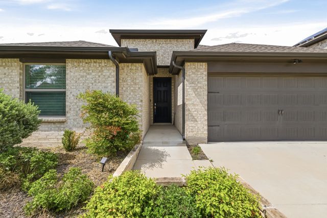6204 Thunderwing Drive, Fort Worth, TX 76179