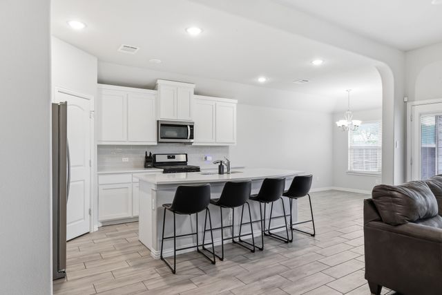 6204 Thunderwing Drive, Fort Worth, TX 76179
