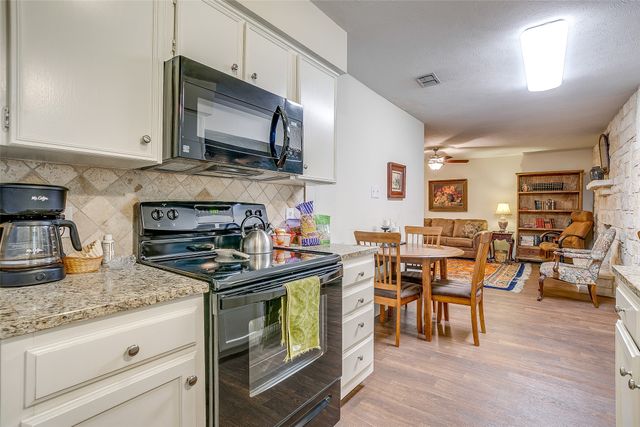 721 NW Wood Street, Burleson, TX 76028