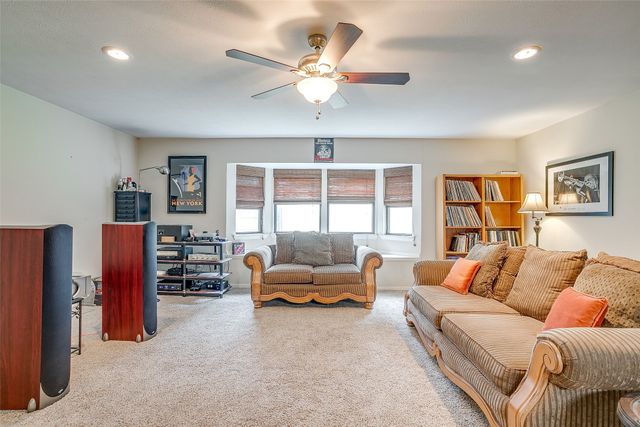 721 NW Wood Street, Burleson, TX 76028