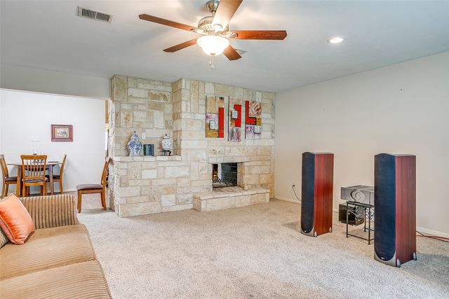 721 NW Wood Street, Burleson, TX 76028