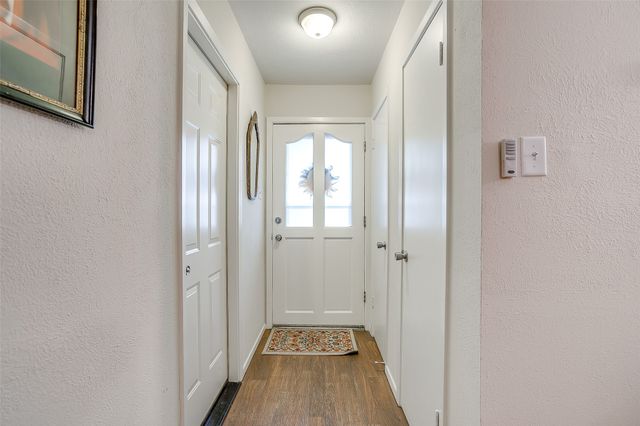 721 NW Wood Street, Burleson, TX 76028
