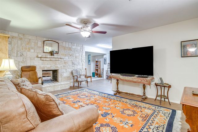 721 NW Wood Street, Burleson, TX 76028
