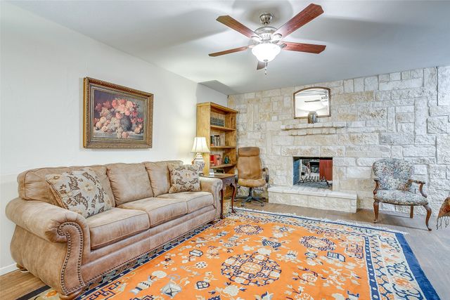 721 NW Wood Street, Burleson, TX 76028