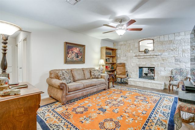 721 NW Wood Street, Burleson, TX 76028