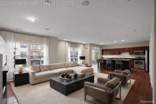 3139 CAMDEN Drive, Troy, MI 48084