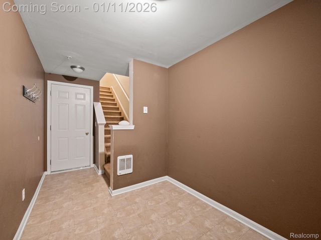 3139 CAMDEN Drive, Troy, MI 48084