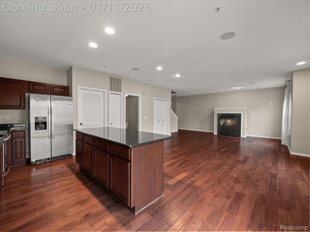 3139 CAMDEN Drive, Troy, MI 48084