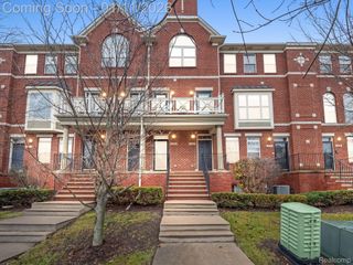 3139 CAMDEN Drive, Troy, MI 48084