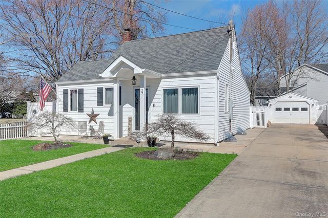 27 Tangier Drive, Sound Beach, NY 11789