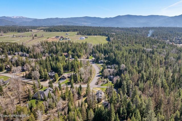 12155 N Pebble Creek Dr, Hayden, ID 83835